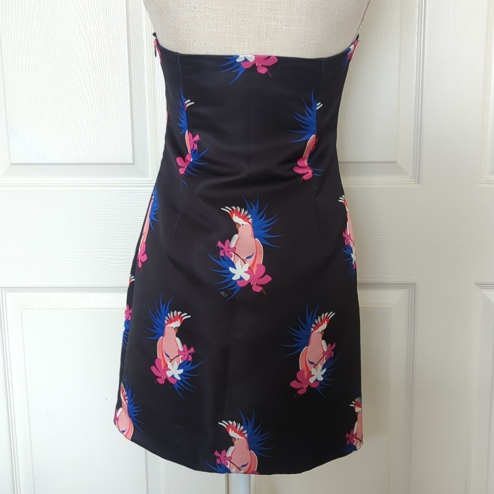Elegant Black Parrot Print Dress - Picture 4 of 7